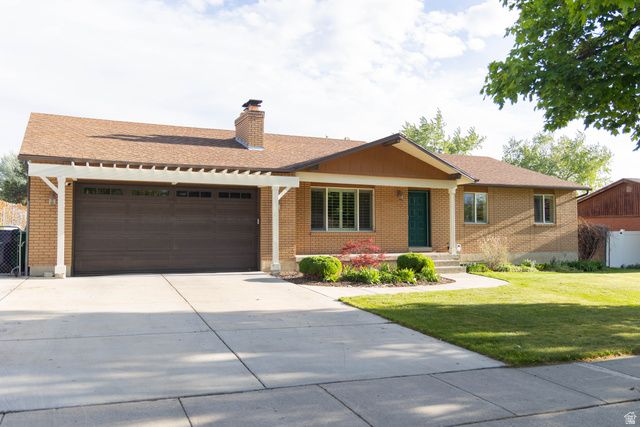 218 E GOLDEN WILLOW CIR, Sandy, UT 84070