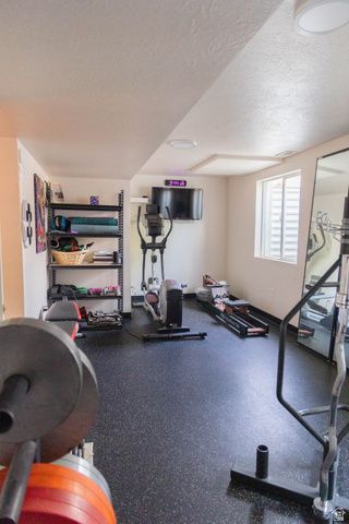 218 E GOLDEN WILLOW CIR, Sandy, UT 84070