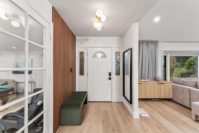 23218 Broadmoor Ct, Auburn, CA 95602