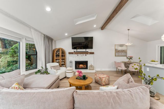 23218 Broadmoor Ct, Auburn, CA 95602