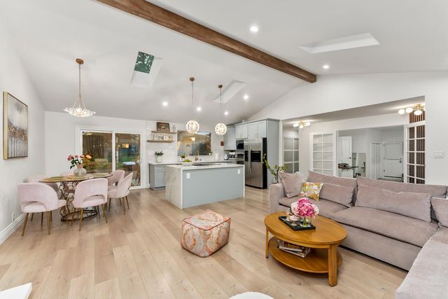 23218 Broadmoor Ct, Auburn, CA 95602