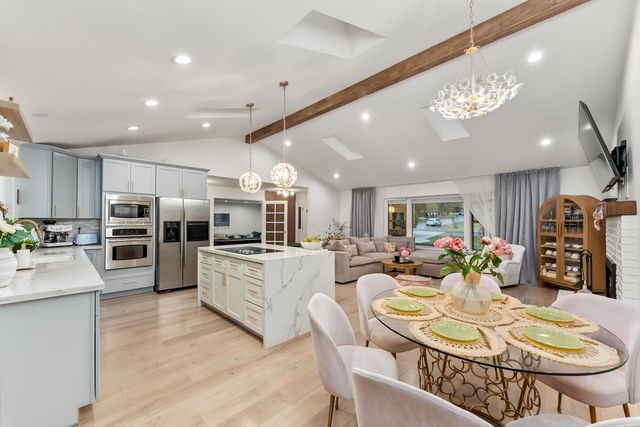 23218 Broadmoor Ct, Auburn, CA 95602