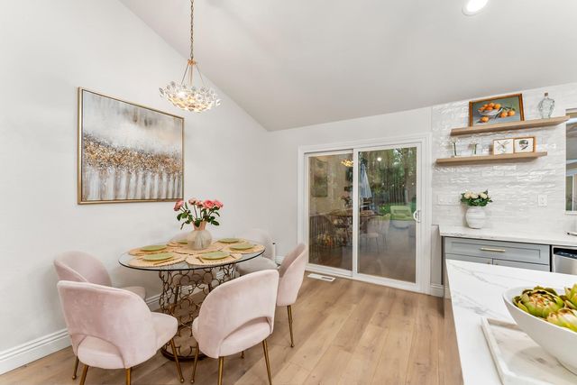 23218 Broadmoor Ct, Auburn, CA 95602