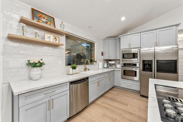 23218 Broadmoor Ct, Auburn, CA 95602