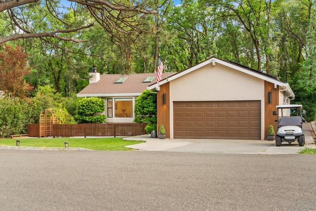 23218 Broadmoor Ct, Auburn, CA 95602