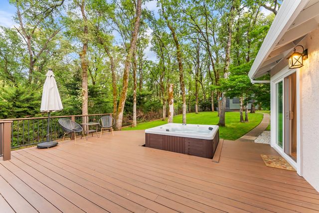 23218 Broadmoor Ct, Auburn, CA 95602