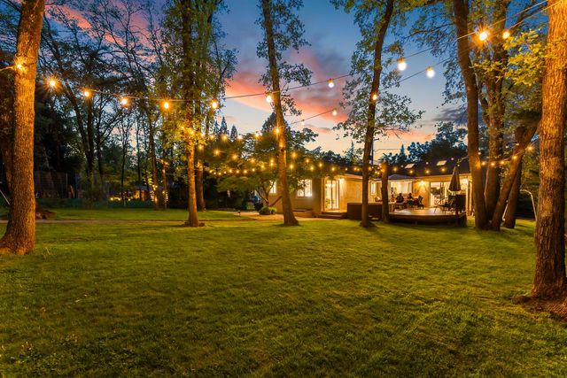 23218 Broadmoor Ct, Auburn, CA 95602
