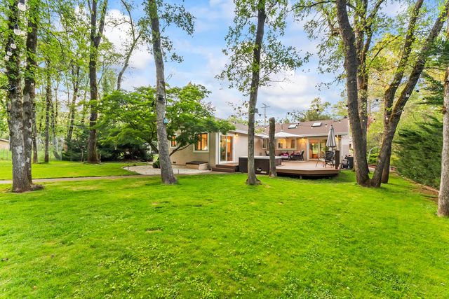 23218 Broadmoor Ct, Auburn, CA 95602