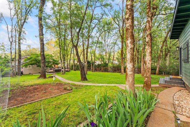 23218 Broadmoor Ct, Auburn, CA 95602
