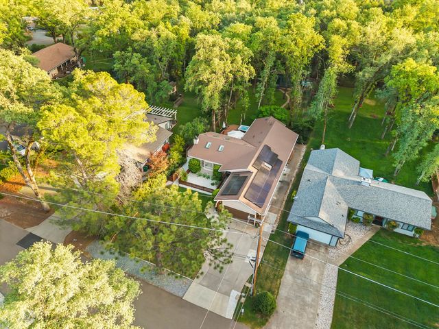 23218 Broadmoor Ct, Auburn, CA 95602