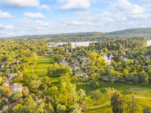 23218 Broadmoor Ct, Auburn, CA 95602