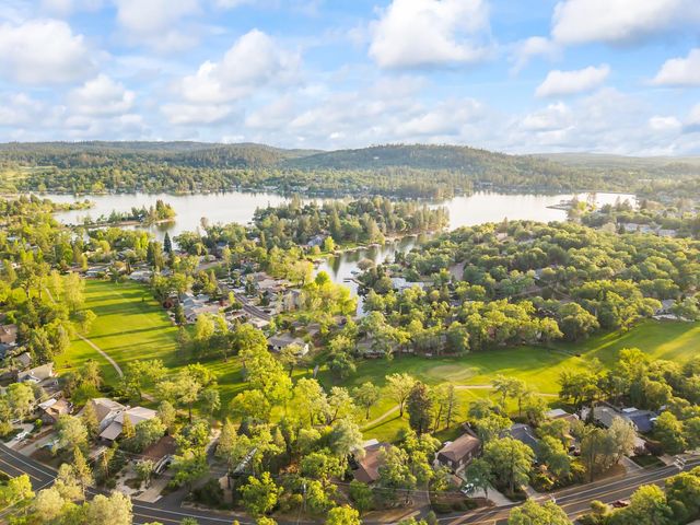 23218 Broadmoor Ct, Auburn, CA 95602