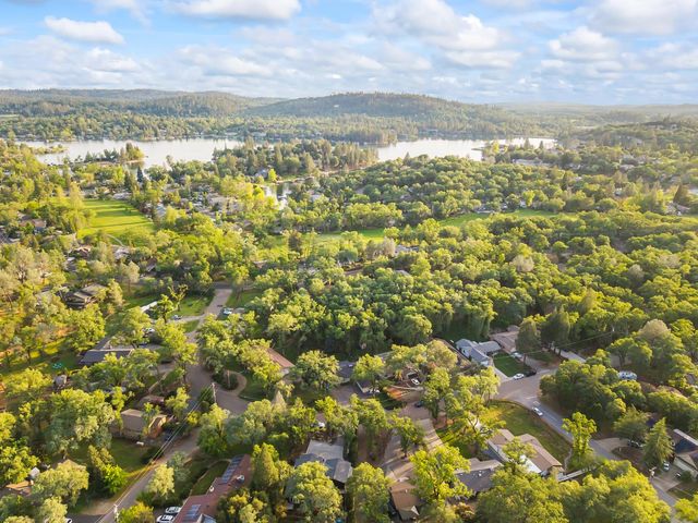 23218 Broadmoor Ct, Auburn, CA 95602