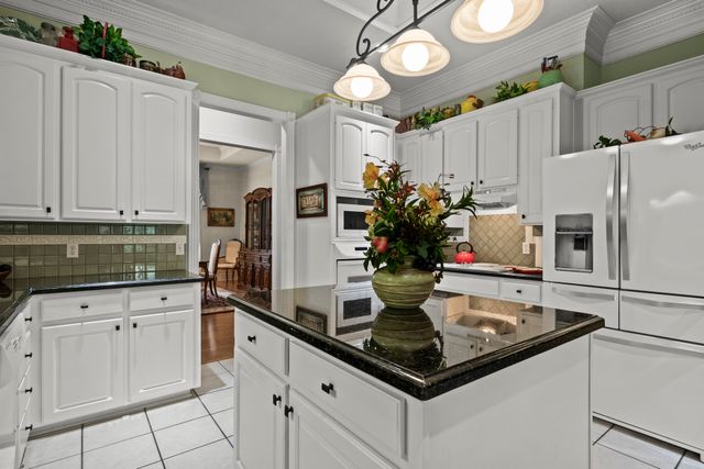 903 Deer Trail Ln, Mt Pleasant, TX 75455
