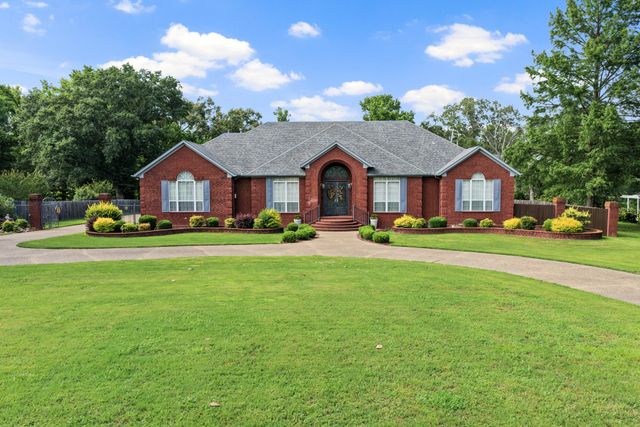 903 Deer Trail Ln, Mt Pleasant, TX 75455