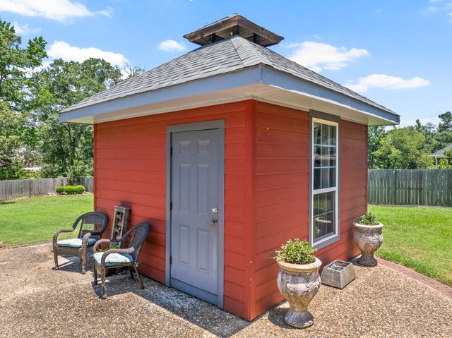 903 Deer Trail Ln, Mt Pleasant, TX 75455