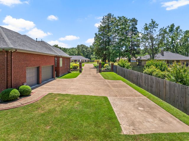 903 Deer Trail Ln, Mt Pleasant, TX 75455