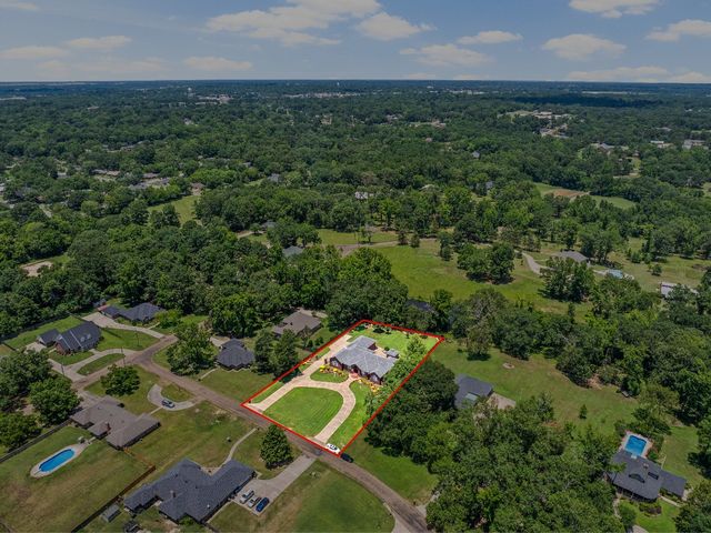 903 Deer Trail Ln, Mt Pleasant, TX 75455
