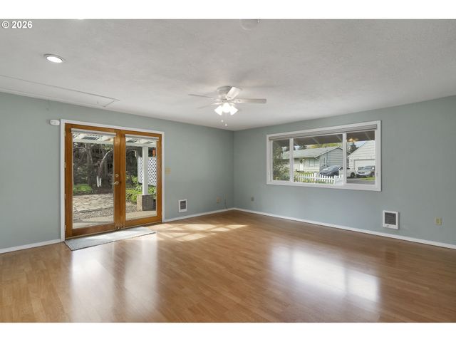 4280 PULLMAN Ave Se, Salem, OR 97302