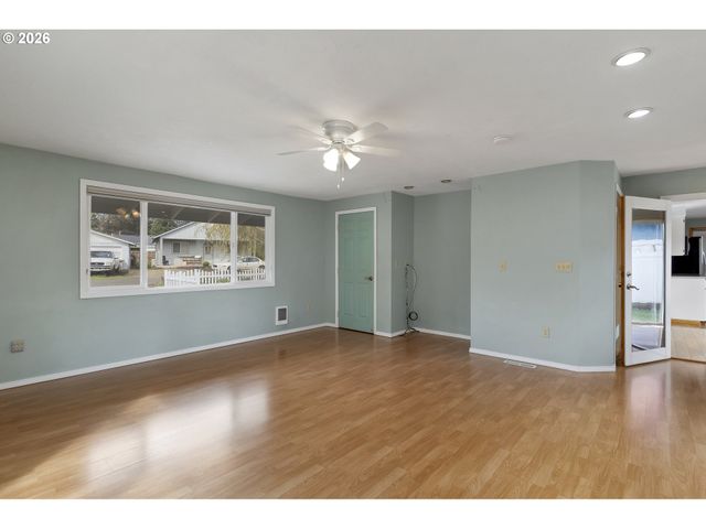 4280 PULLMAN Ave Se, Salem, OR 97302