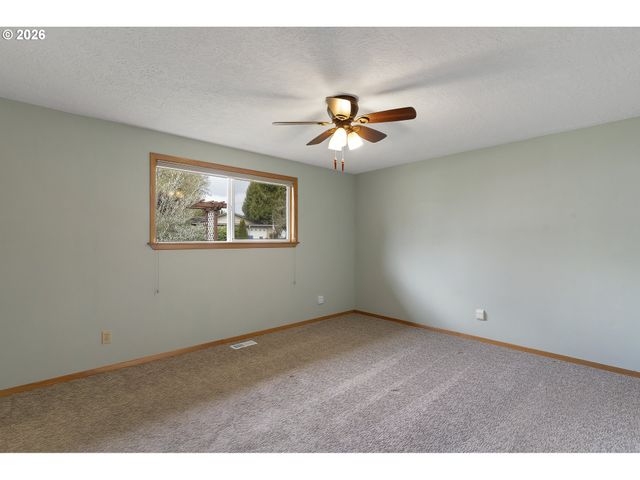 4280 PULLMAN Ave Se, Salem, OR 97302