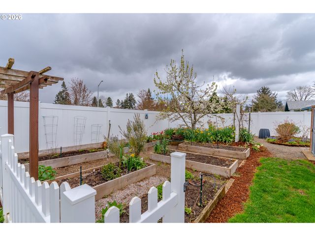 4280 PULLMAN Ave Se, Salem, OR 97302