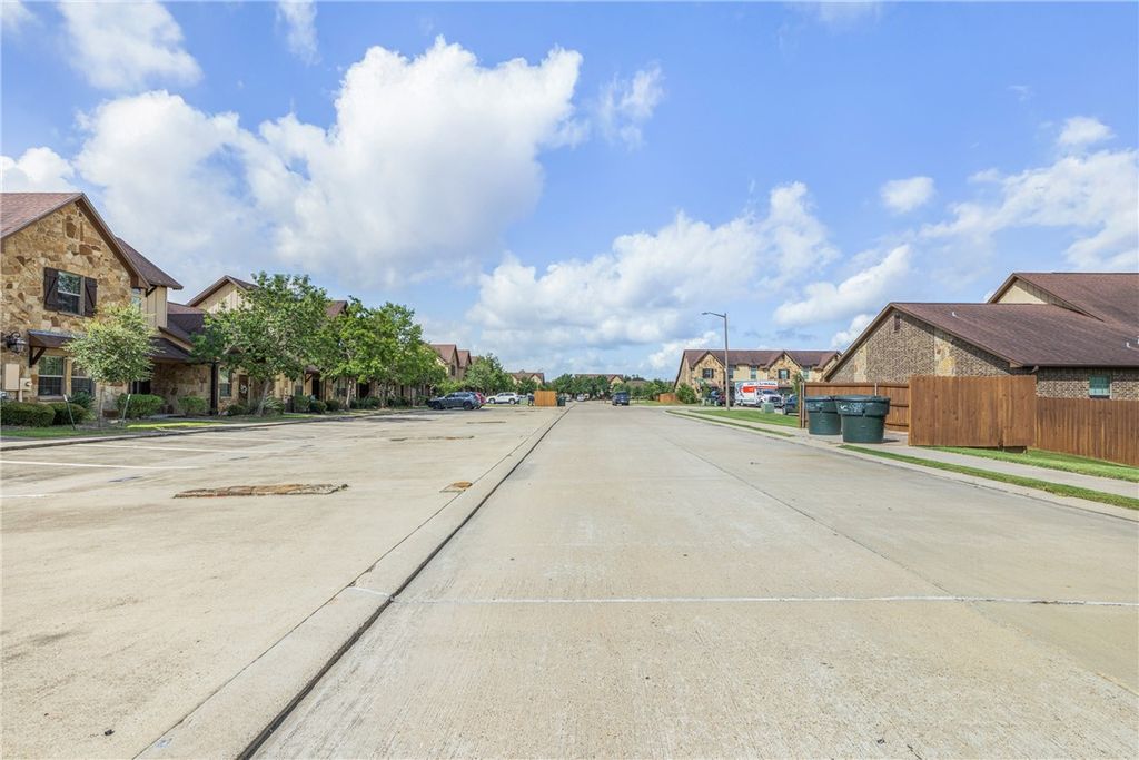 305 Capps Drive, College Station, TX 77845 — photo 2