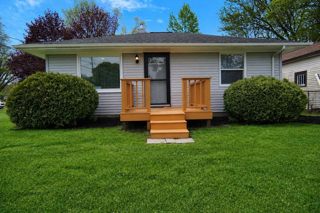 201 Meadow Drive, Augusta Vllg, MI 49012