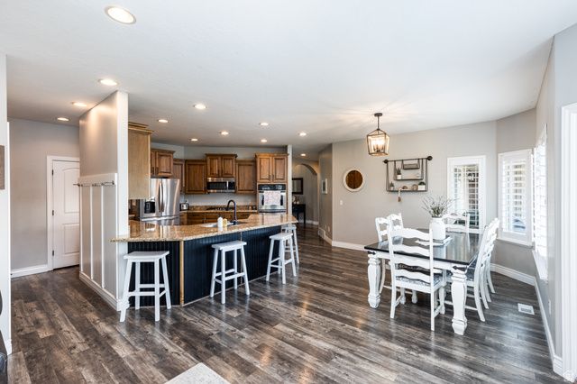 1685 W PRAIRIE HILL DR, Bluffdale, UT 84065