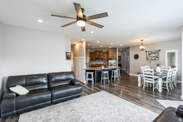 1685 W PRAIRIE HILL DR, Bluffdale, UT 84065