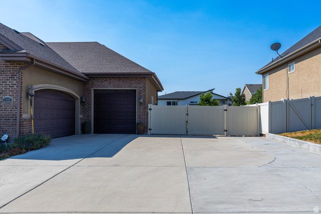 1685 W PRAIRIE HILL DR, Bluffdale, UT 84065
