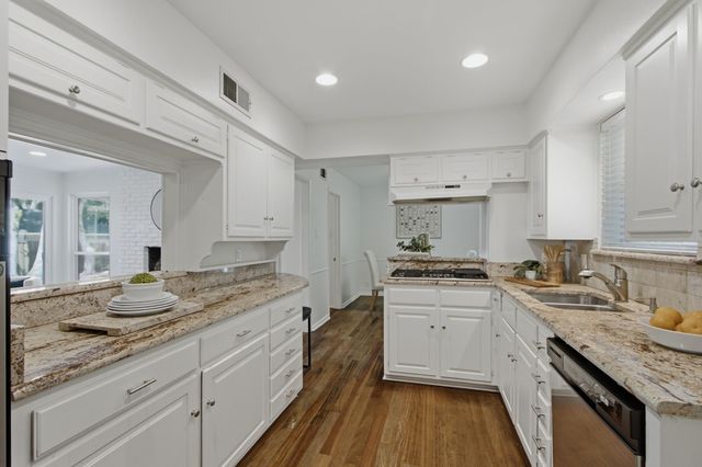 939 Blue Lake Circle, Richardson, TX 75080