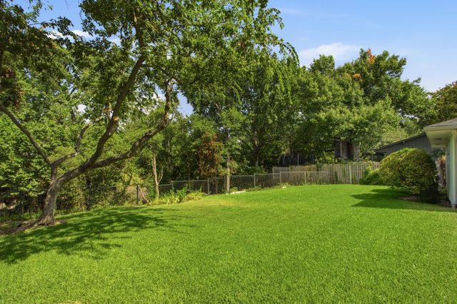 939 Blue Lake Circle, Richardson, TX 75080