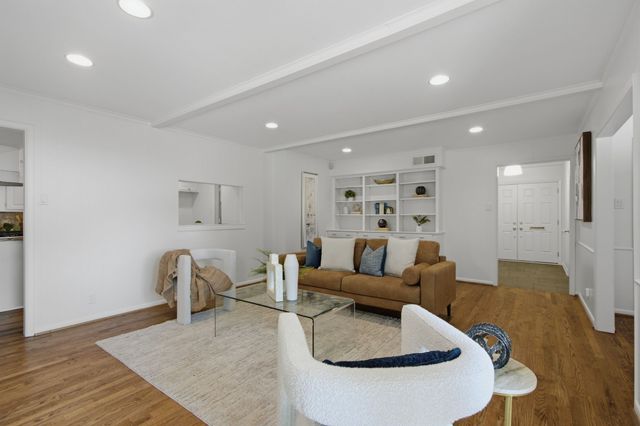 939 Blue Lake Circle, Richardson, TX 75080
