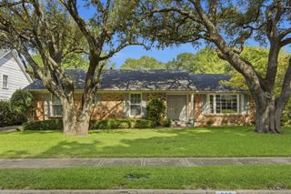939 Blue Lake Circle, Richardson, TX 75080
