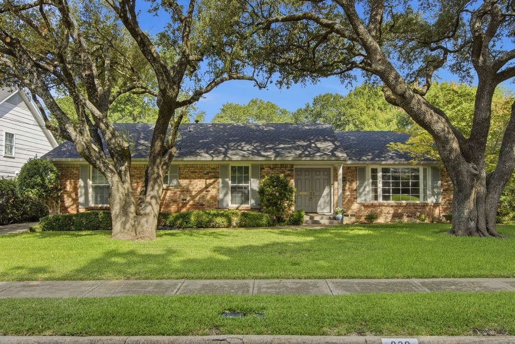 939 Blue Lake Circle, Richardson, TX 75080