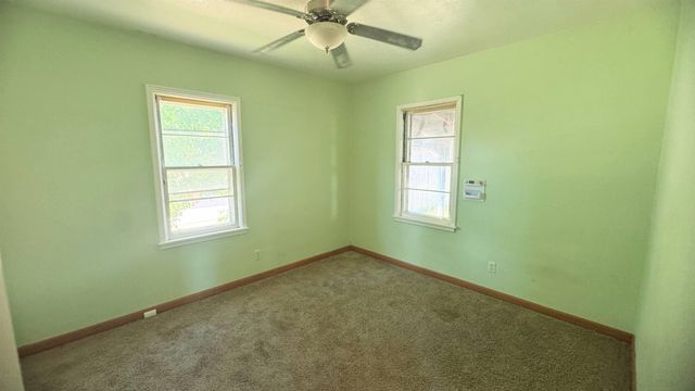 908 Park St SW, Minot, ND 58701