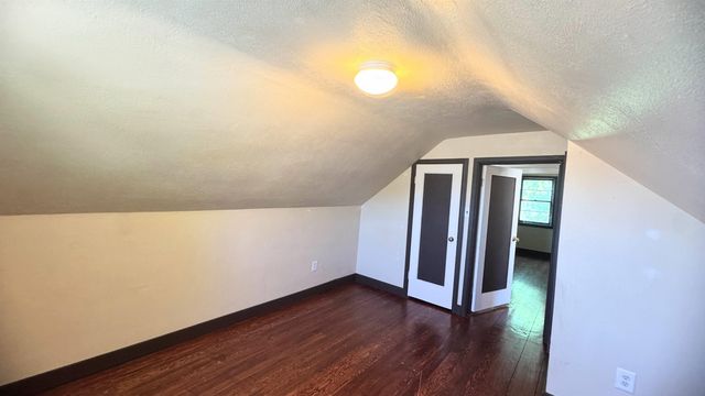 908 Park St SW, Minot, ND 58701