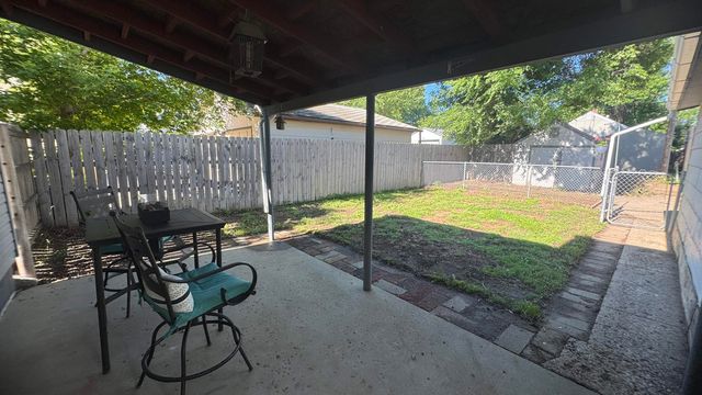 908 Park St SW, Minot, ND 58701