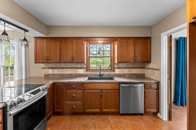 3741 E Sugar Hill Street, Springfield, MO 65809