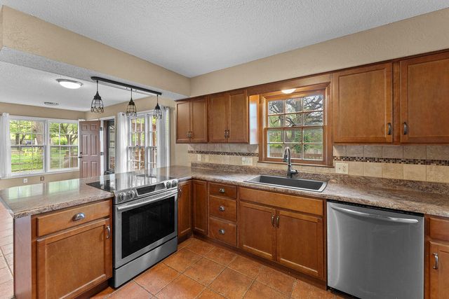 3741 E Sugar Hill Street, Springfield, MO 65809