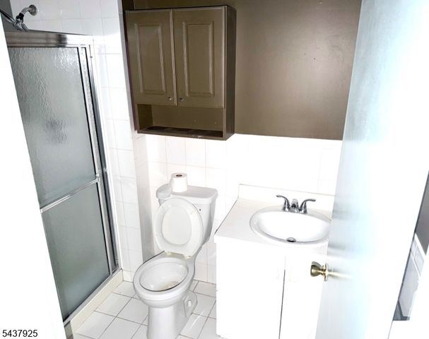 17 Millie Ln, East Hanover Twp., NJ 07936
