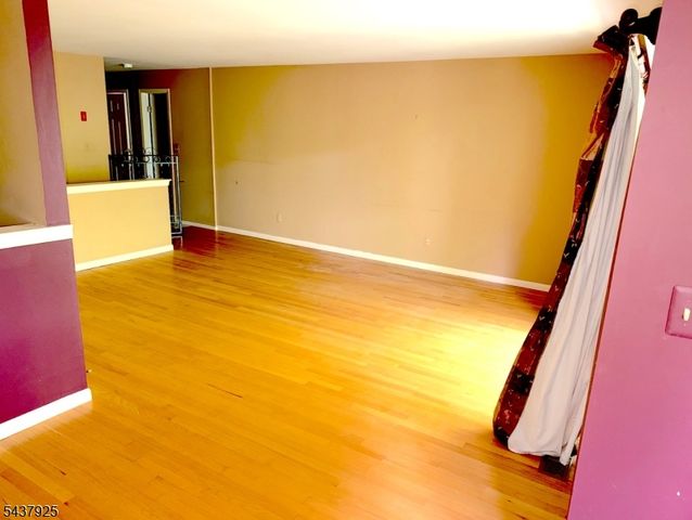 17 Millie Ln, East Hanover Twp., NJ 07936