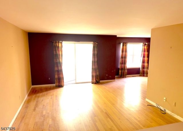 17 Millie Ln, East Hanover Twp., NJ 07936