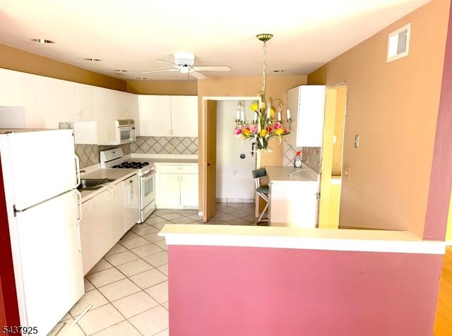 17 Millie Ln, East Hanover Twp., NJ 07936