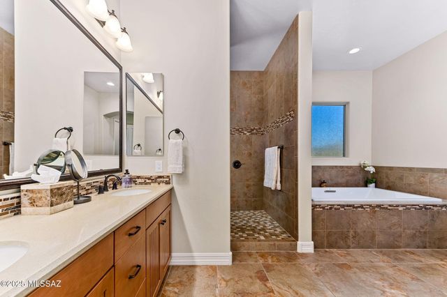 12265 N Durham Wash Drive, Marana, AZ 85658