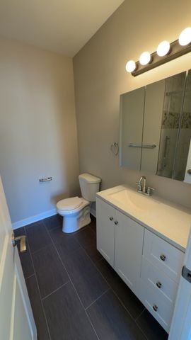 22 N Parkside Avenue 2, Chicago, IL 60644