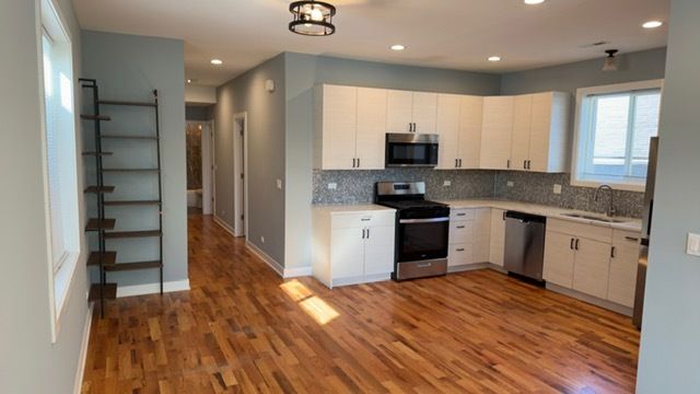 22 N Parkside Avenue 2, Chicago, IL 60644