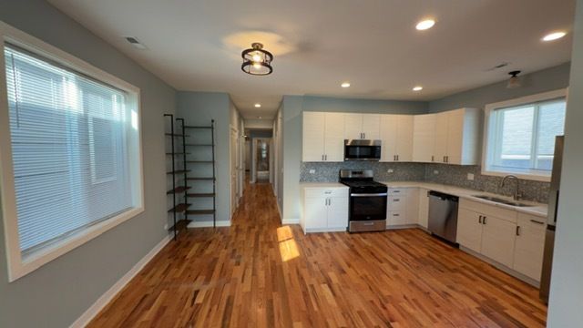 22 N Parkside Avenue 2, Chicago, IL 60644