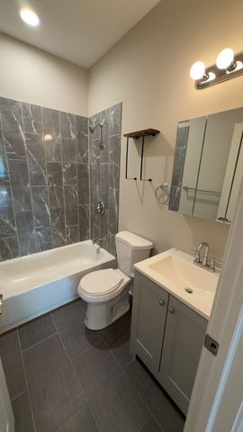 22 N Parkside Avenue 2, Chicago, IL 60644